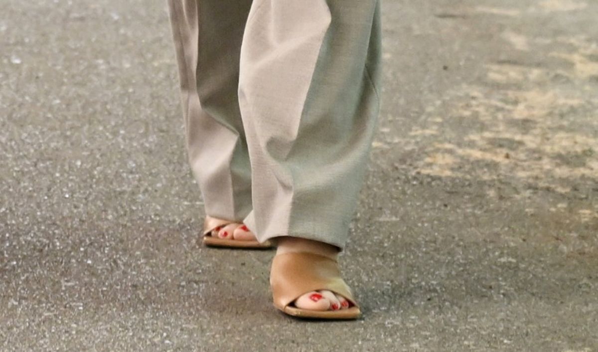 Jadranka Sloković u odijelu i natikačama 2025. - 2