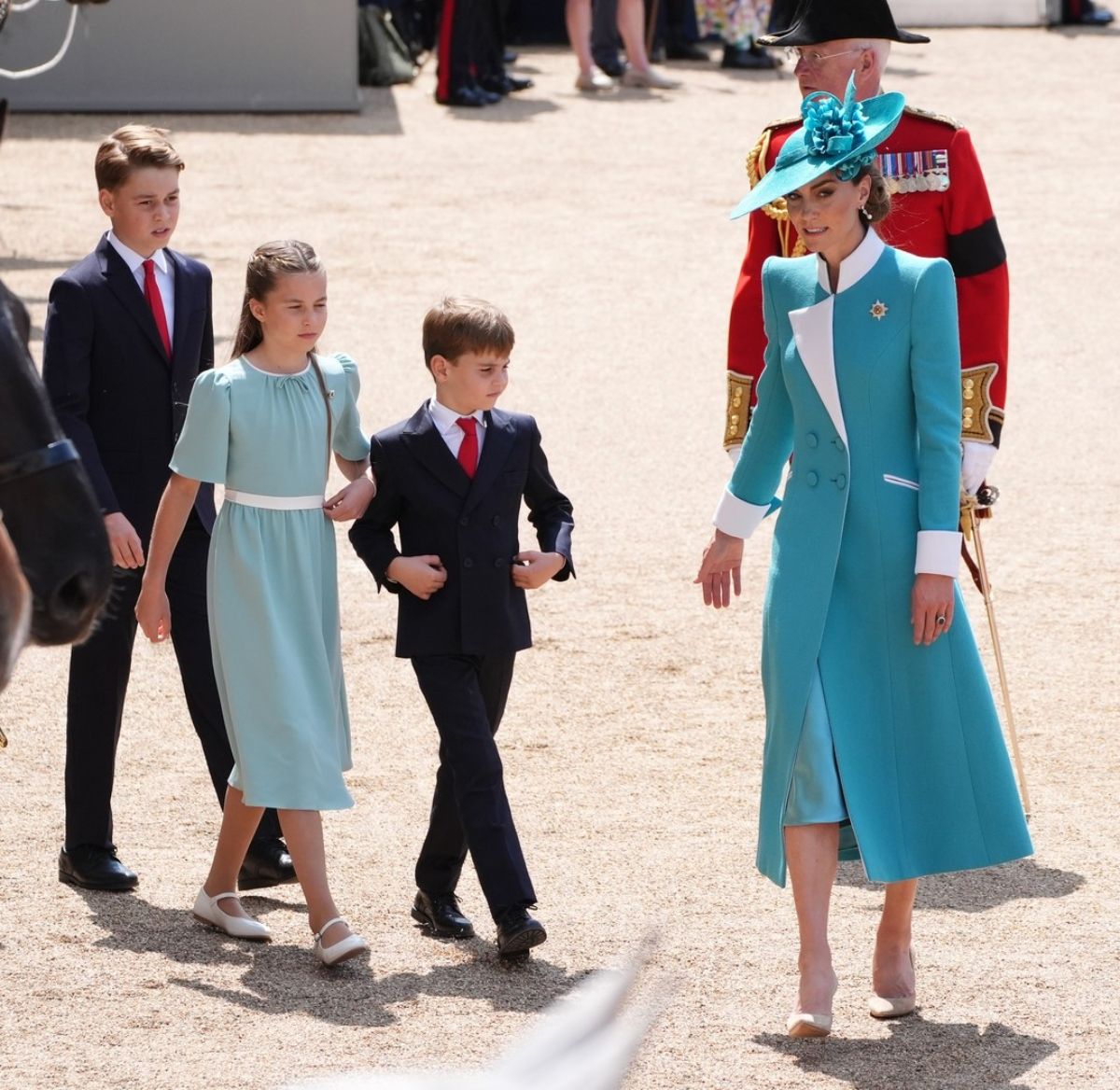 Catherine Middleton na svečanosti Trooping The Colour s djecom