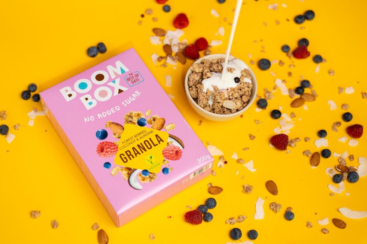 Savršen zalogaj za brzi životni ritam: Pet razloga zbog kojih je granola više od doručka