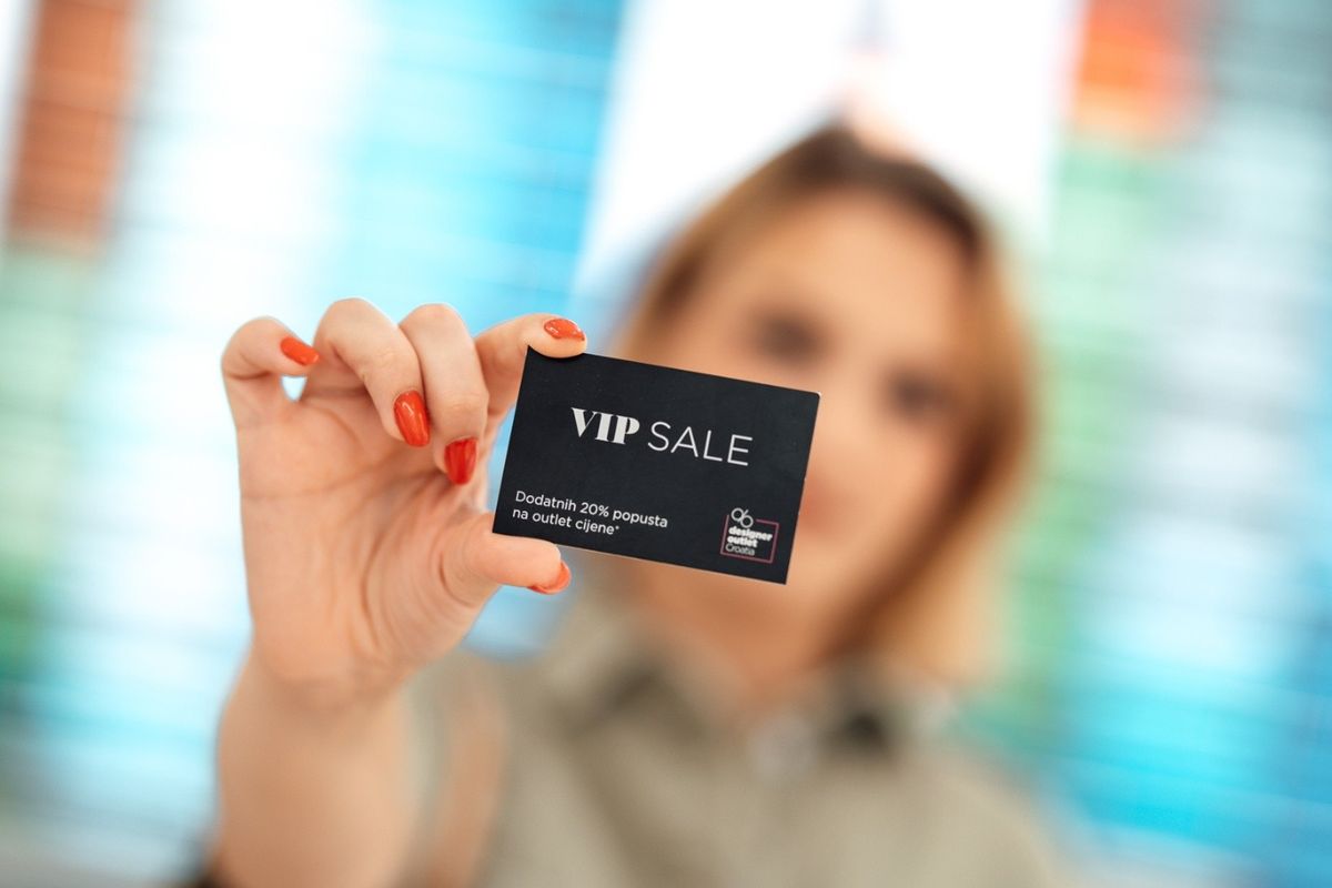 Testirali smo VIP popuste: Može li se s malim budžetom složiti high-end ljetna garderoba?