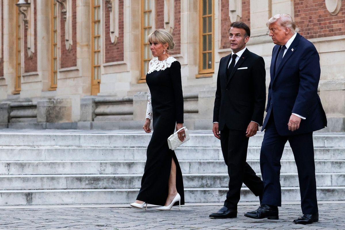 Brigitte Macron u elegantnom crno-bijelom izdanju