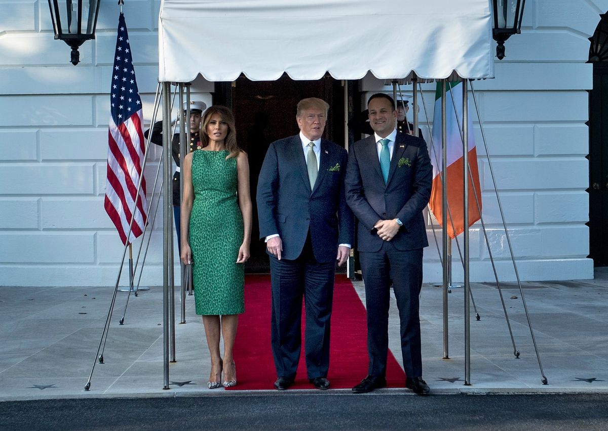 Prva dama u zelenoj haljini smaragdne nijanse