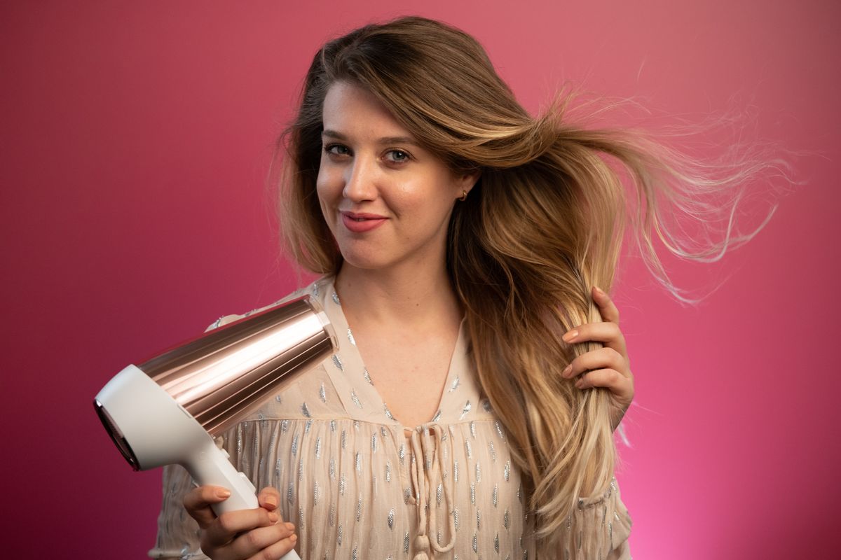 Sušilo za kosu MoistureProtect s šest prilagodljivih postavki brzine i temperature