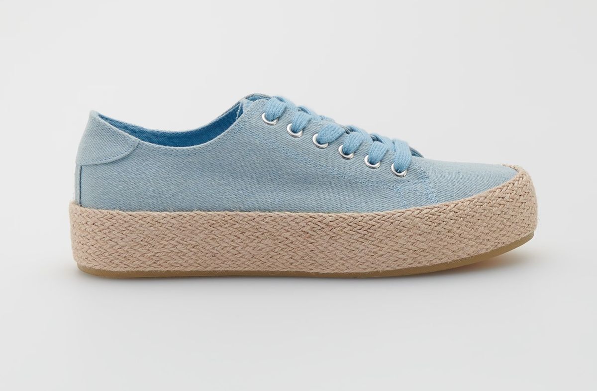 Reserved, 22,99 eura