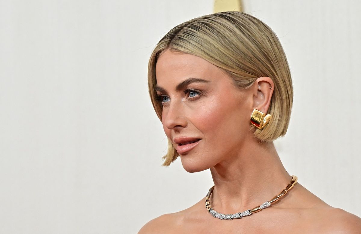 Julianne Hough s bobom na Oscarima 2024.