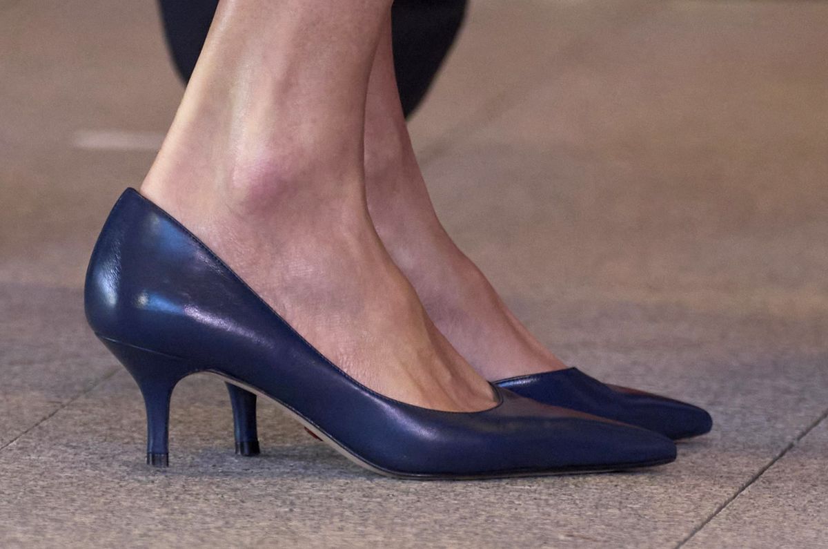 Kraljica Letizia u tamnoplavim salonkama