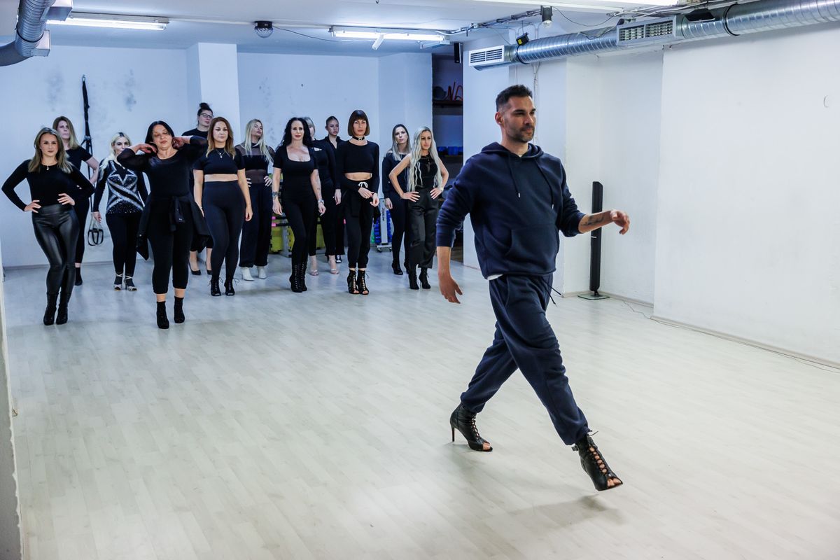 Koreograf Alen Sesartić iz Splita podučava žene plesu u štiklama - 7