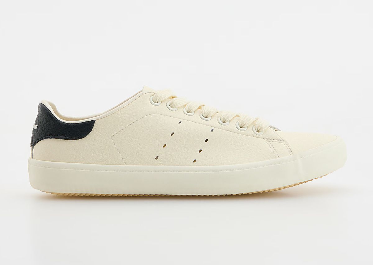 Reserved, 39,99 eura