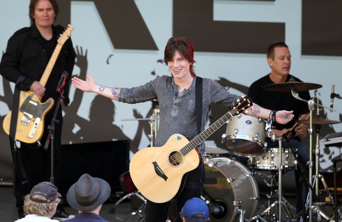 Frontmen Goo Goo Dollsa John Rzeznik pjesmu je nazvao po američkoj folk i country pjevačici Iris DeMent