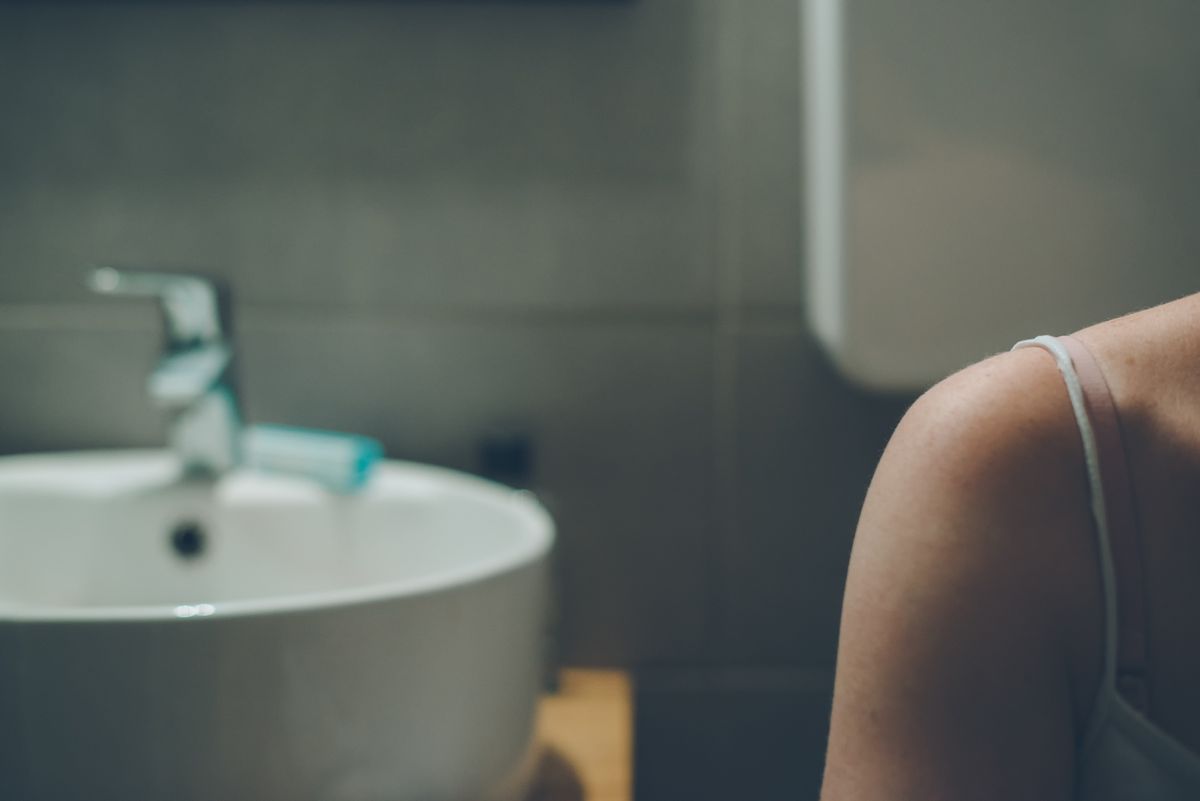 Muče vas ponavljajuće upale mjehura? Stručnjaci kažu da problem često počinje na drugom mjestu