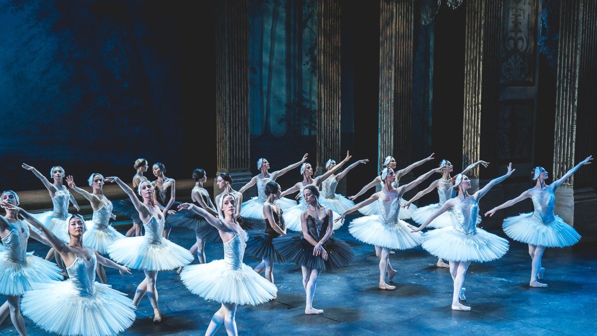 Labuđe jezero na pozornici HNK-a u Zagrebu - 2