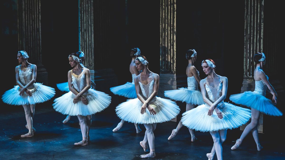 Labuđe jezero na pozornici HNK-a u Zagrebu - 3