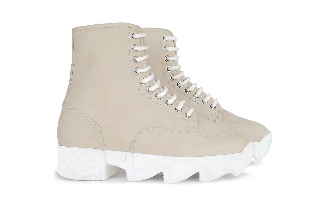 Gležnjače brenda Iri, 250 dolara (1664 kune)