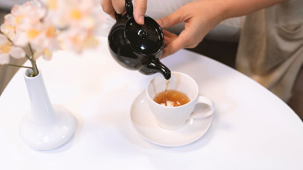 apanci pažljivim odabirom koraka pripreme čaja potiču načela harmonije, poštovanja, čistoće i mira