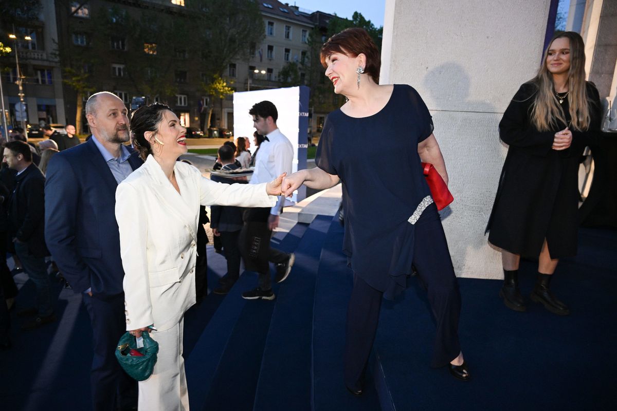 Viktorija Rađa u bijelom odijelu - 3