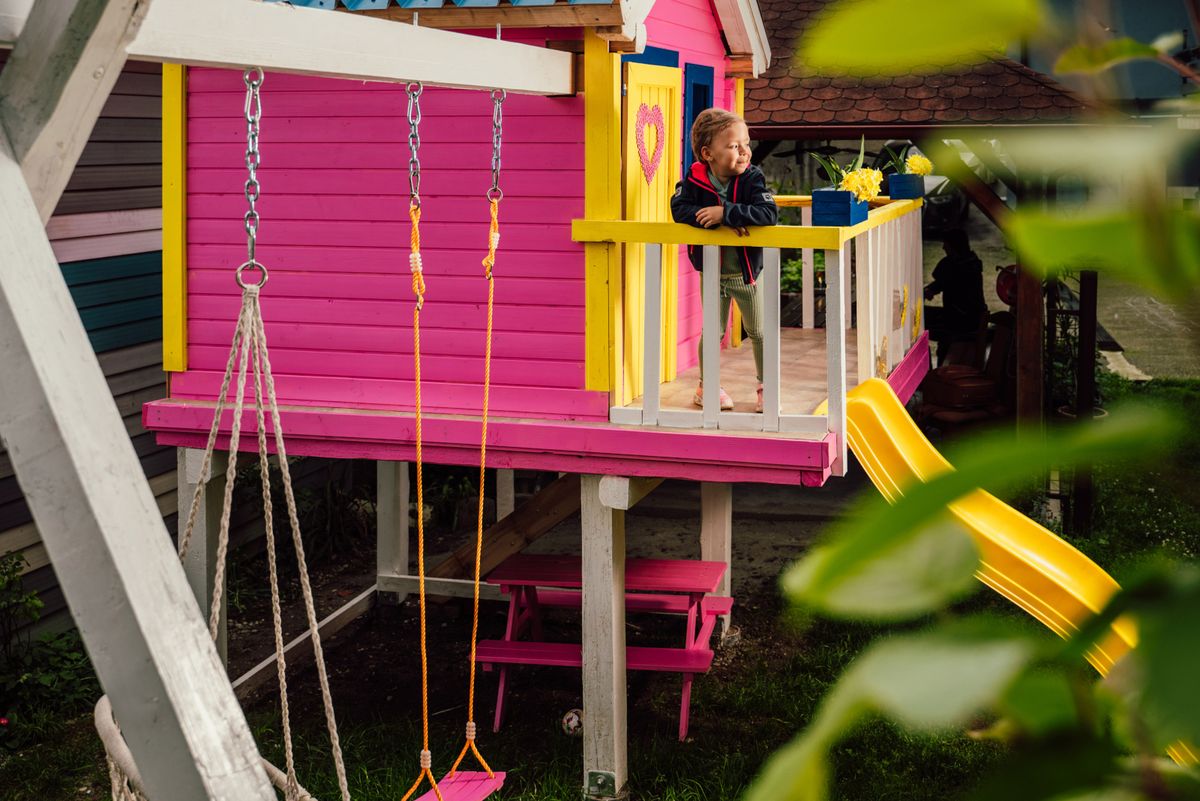 Tata Bojan iz Strmca Podravskog i njegov otac svojoj kćerkici i unučici Maris izradili su najslađu dvorišnu kućicu s terasom - 9