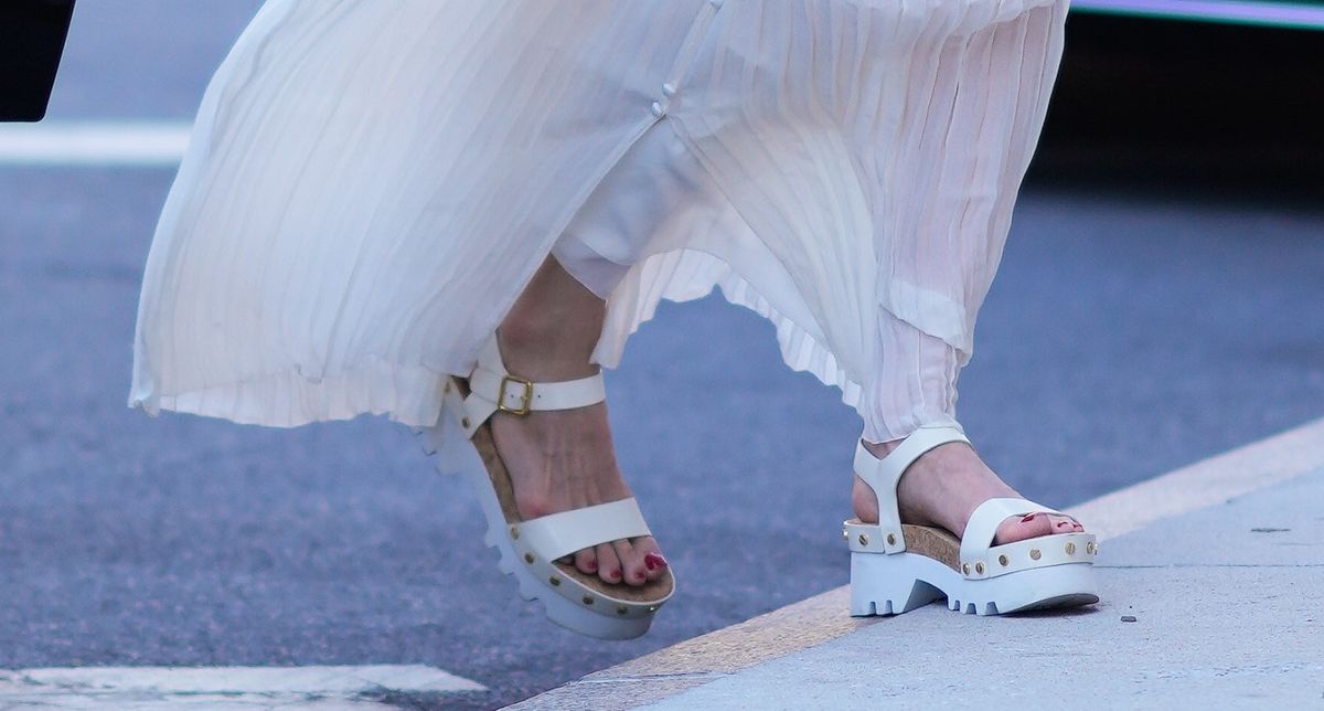 Angelina Jolie u sandalama Owena modne kuće Chloé - 4