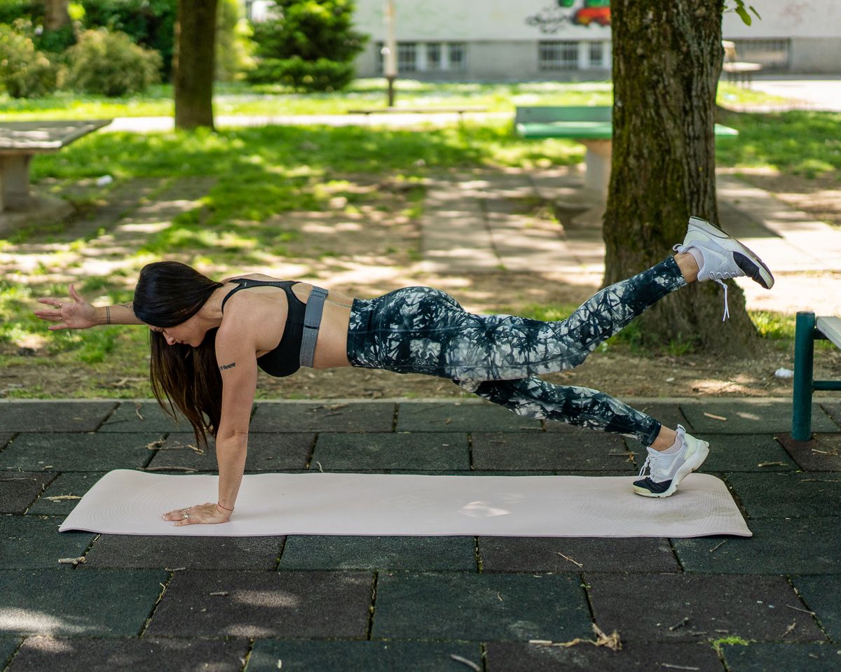 Plutajući izdržaj: Vježba koja oblikuje cijelo tijelo - 12