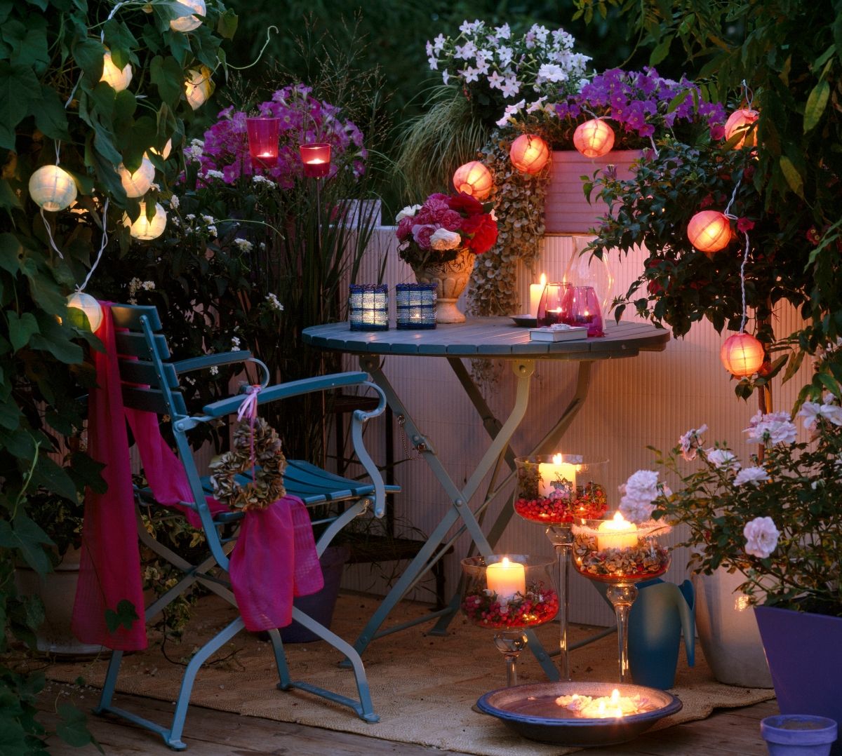 Rasvjetni lanci odlično će izgledati na balkonu