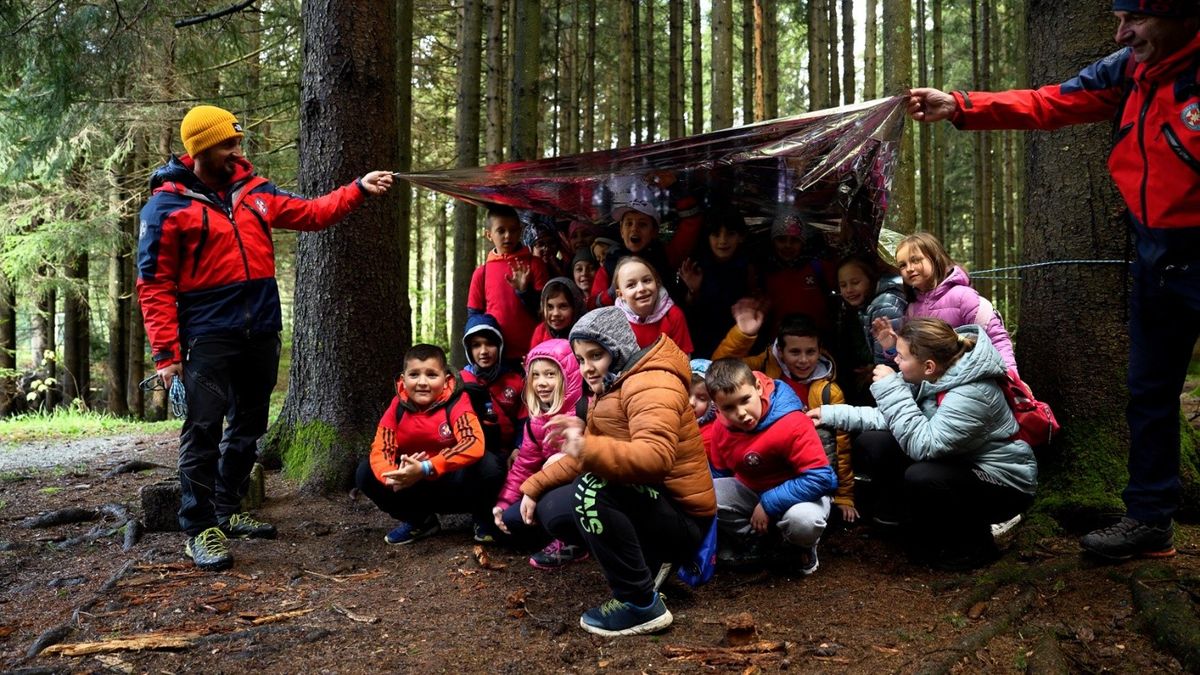 Mali heroji u svom skloništu u Park šumi Golubinjak