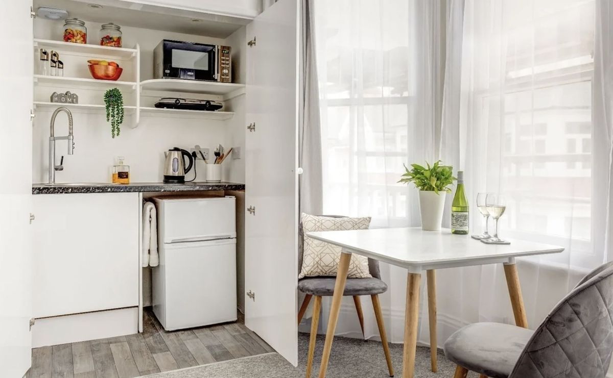 Stan s kuhinjom u ormaru