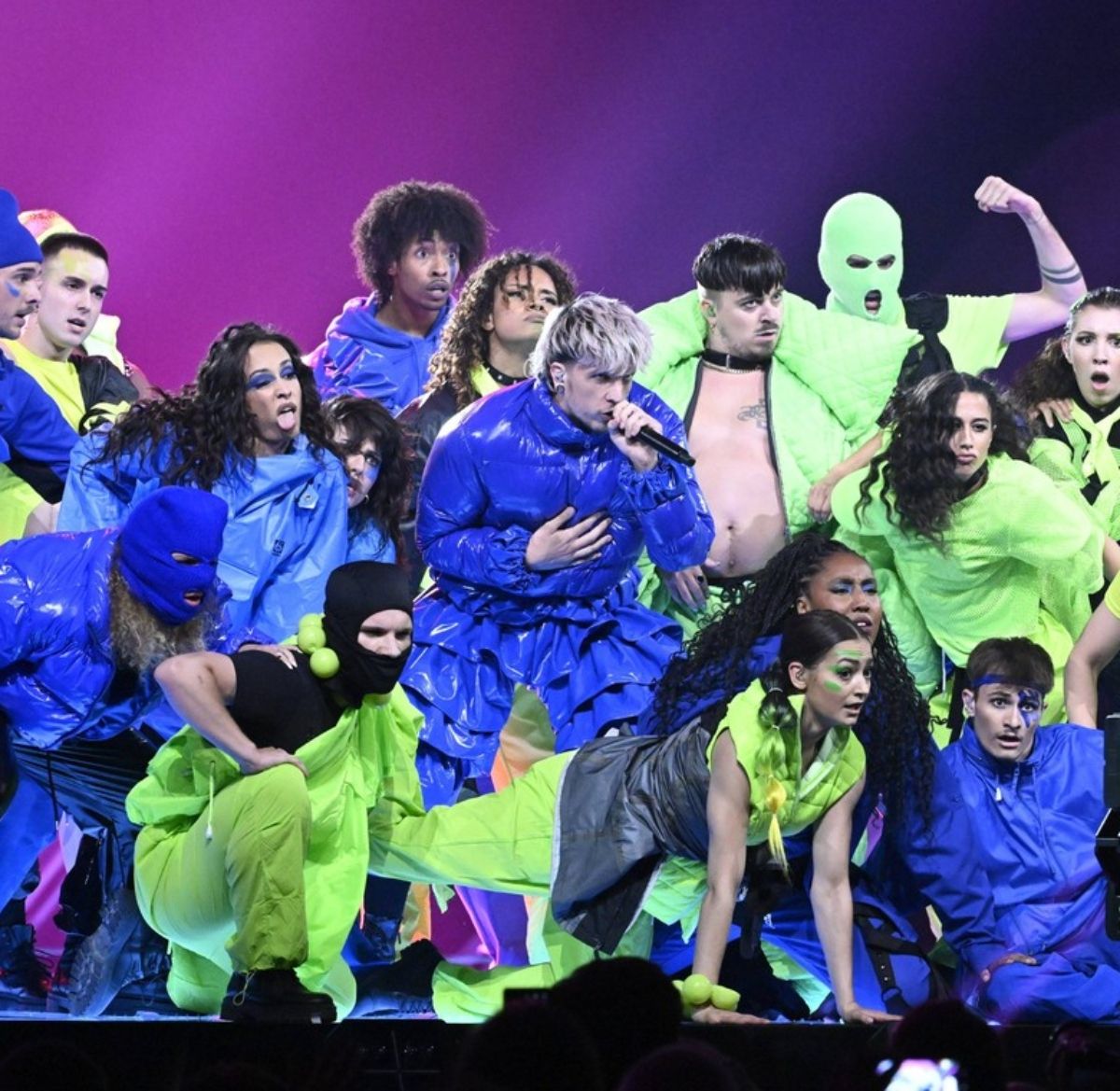 Baby Lasagna i Käärijä u finalu Eurosonga 2025.