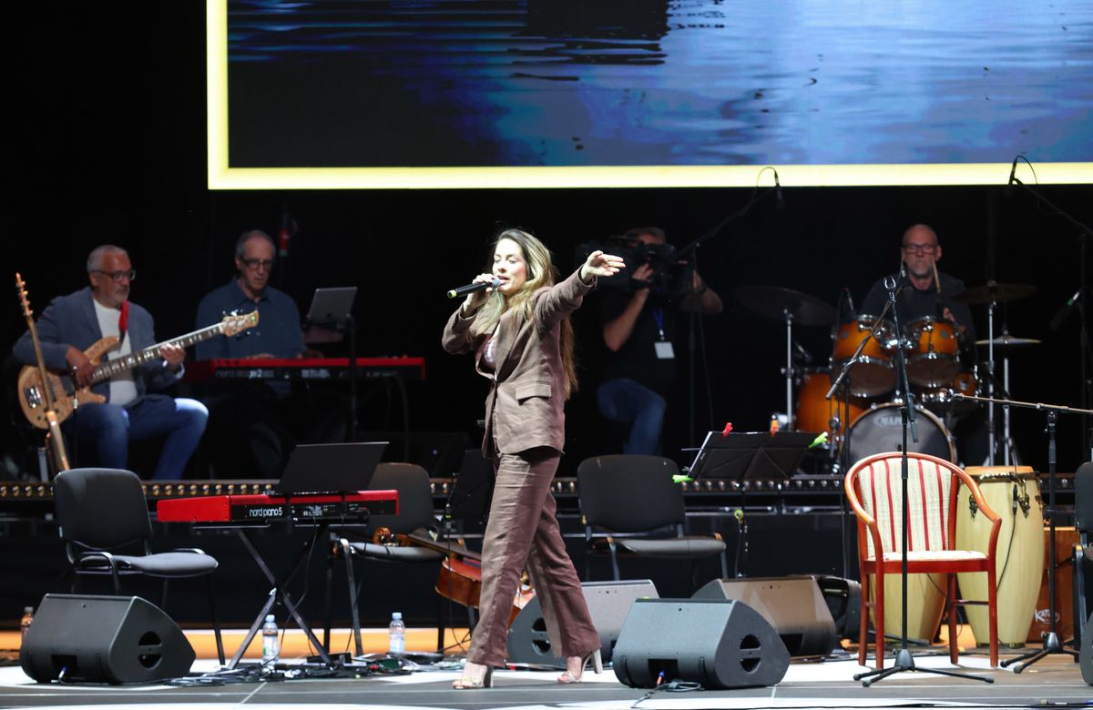 Ana Uršula Najev na oproštajnom koncertu Tereze Kesovije u Splitu - 4
