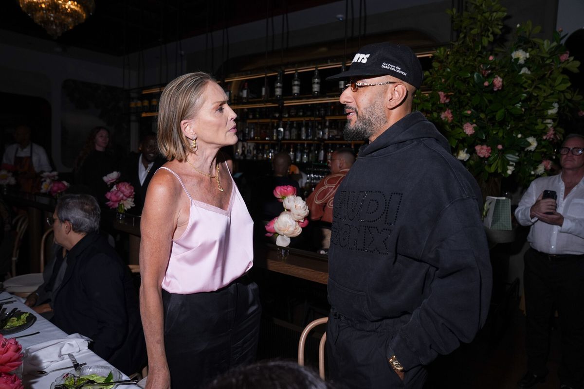 Sharon Stone u satenskom odijelu - 2