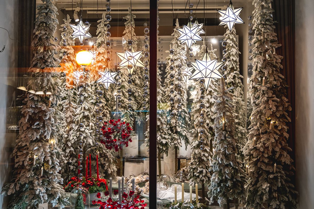 Božićno uređenje izloga cvjetne galerije Saše Šekoranje - 4