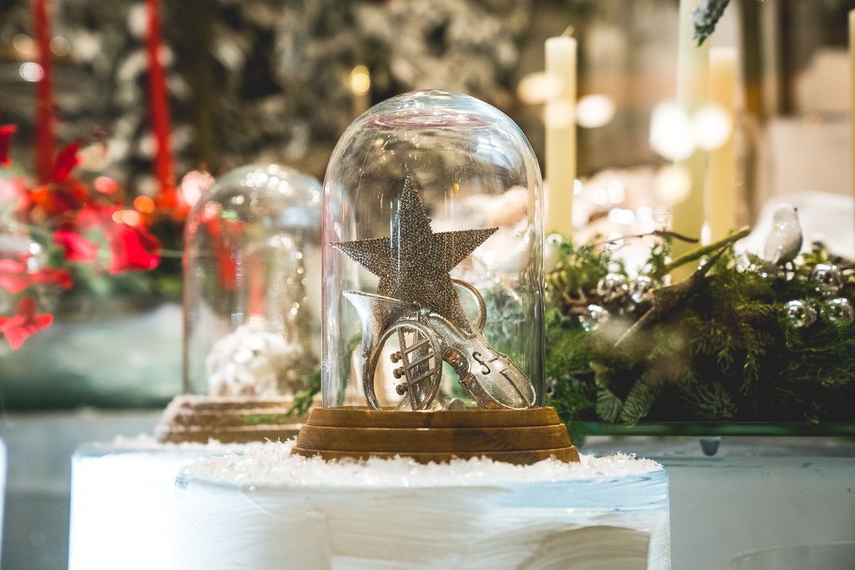 Božićno uređenje izloga cvjetne galerije Saše Šekoranje - 13