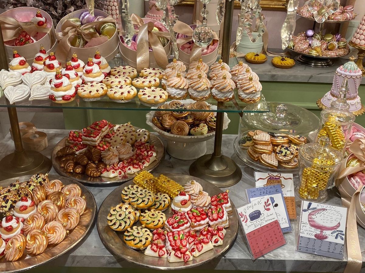 Saša Šekoranja već tradicionalno uredio je izlog svog cvjetnog atelijera u božićnom duhu - 6