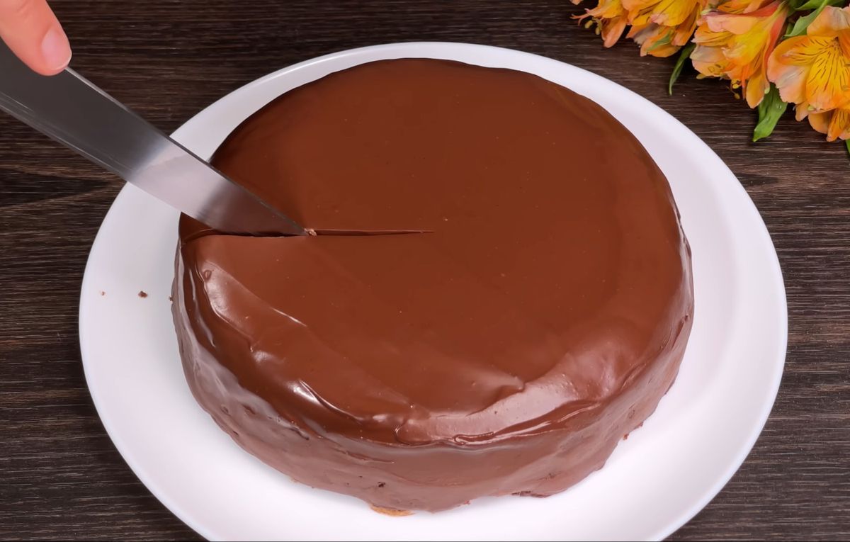 Torta od keksa i čokolade koja se radi bez brašna, jaja i pećnice