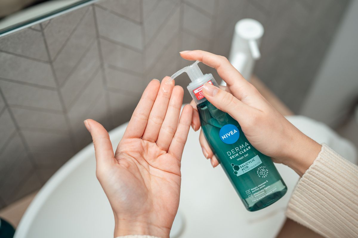 NIVEA Derma Skin gel