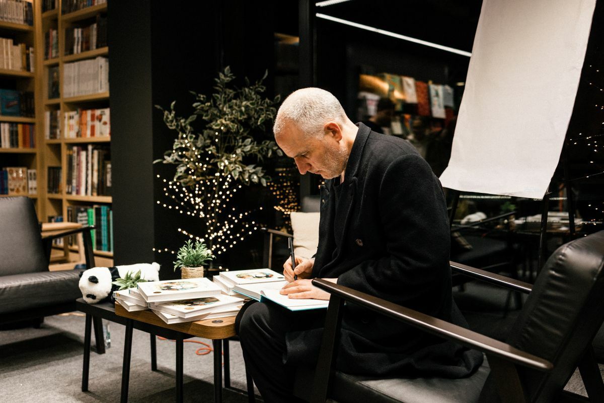 James Norbury na predstavljanju nove knjige