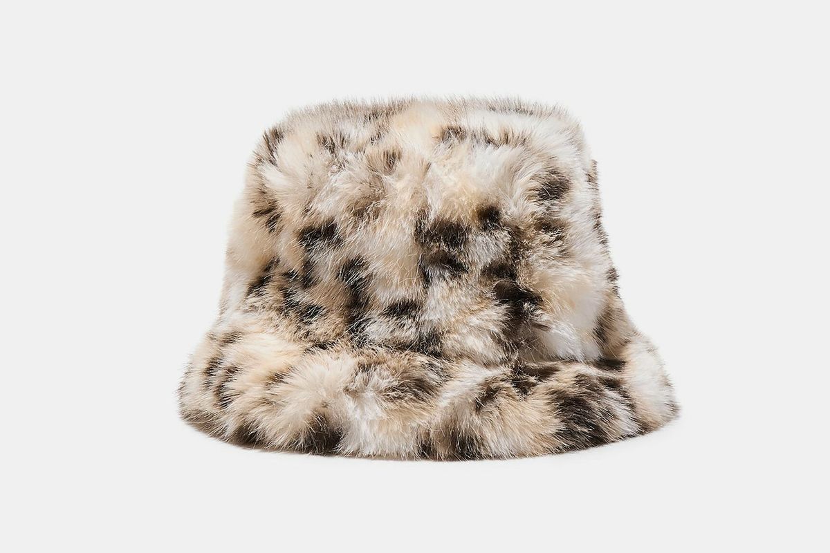 Stradivarius, 15,99 eura