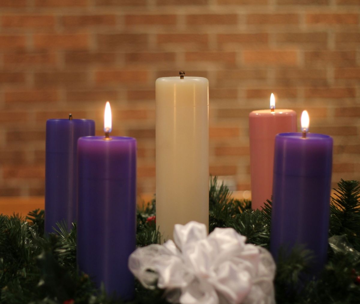 Peta adventska svijeća