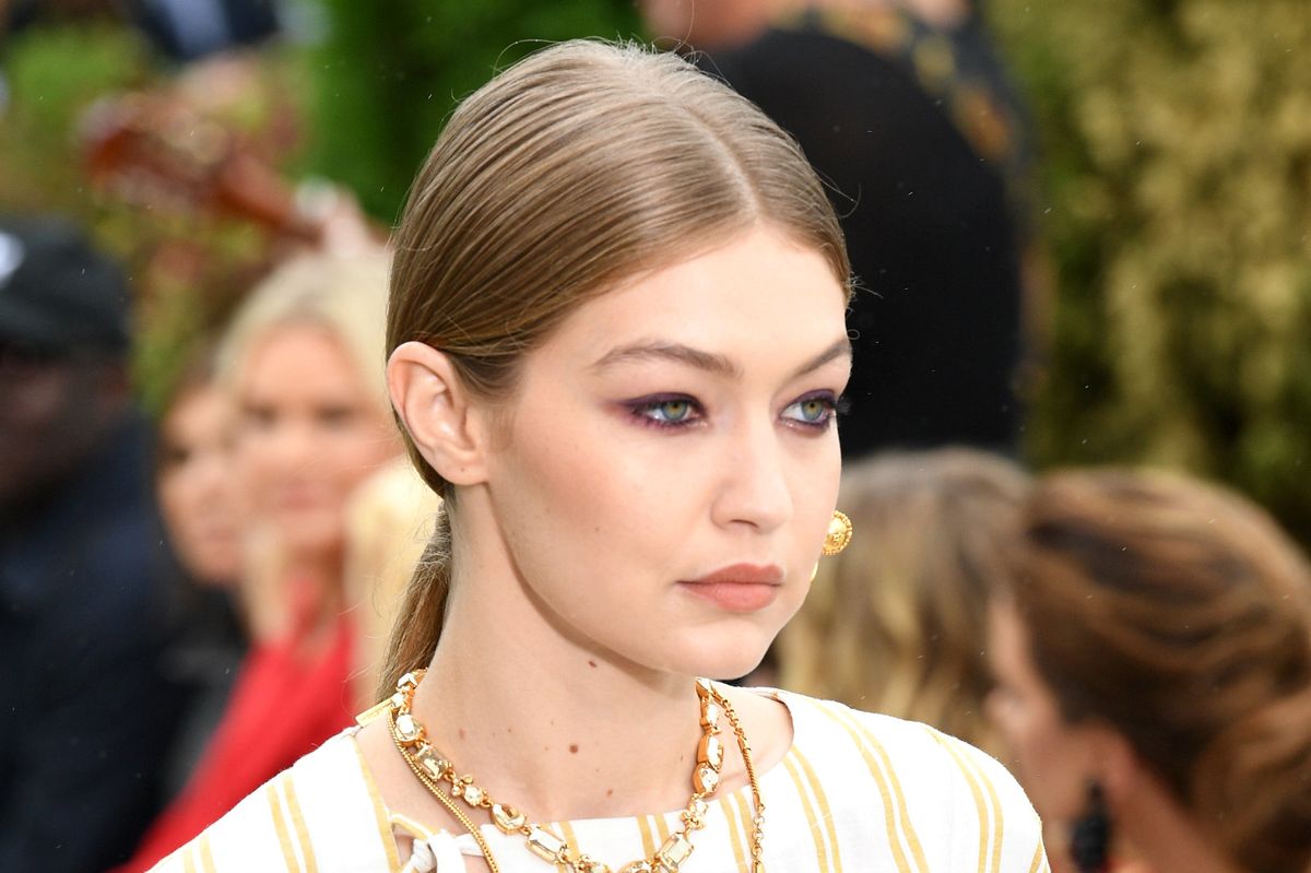 U modu se vratio razdjeljak na sredini