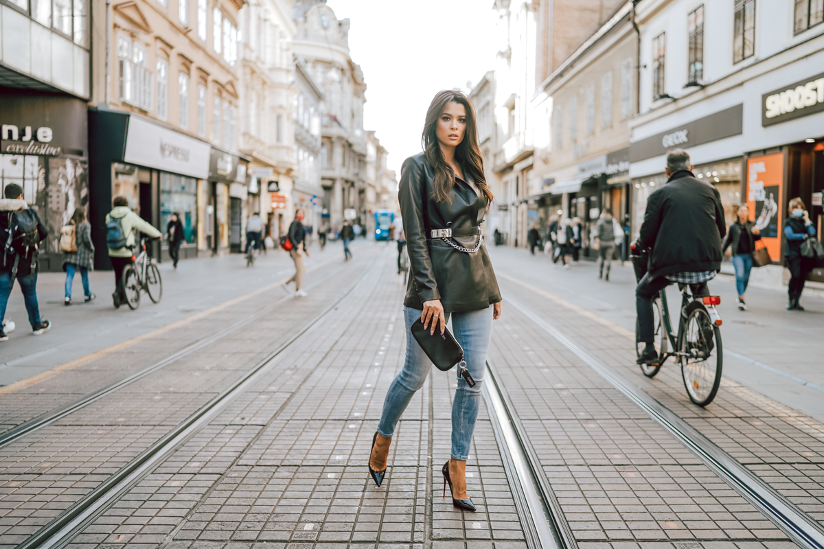 Večernja varijanta uz kožnu jaknu