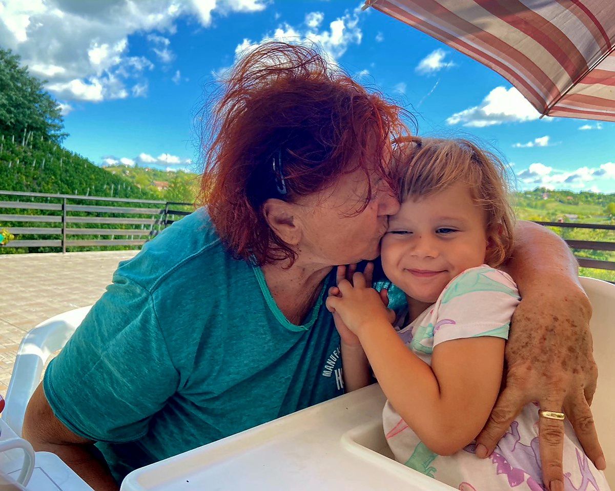 Mina obožava baku Dragicu