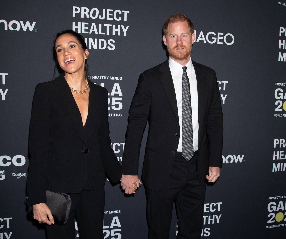 Meghan Markle u crnom odijelu