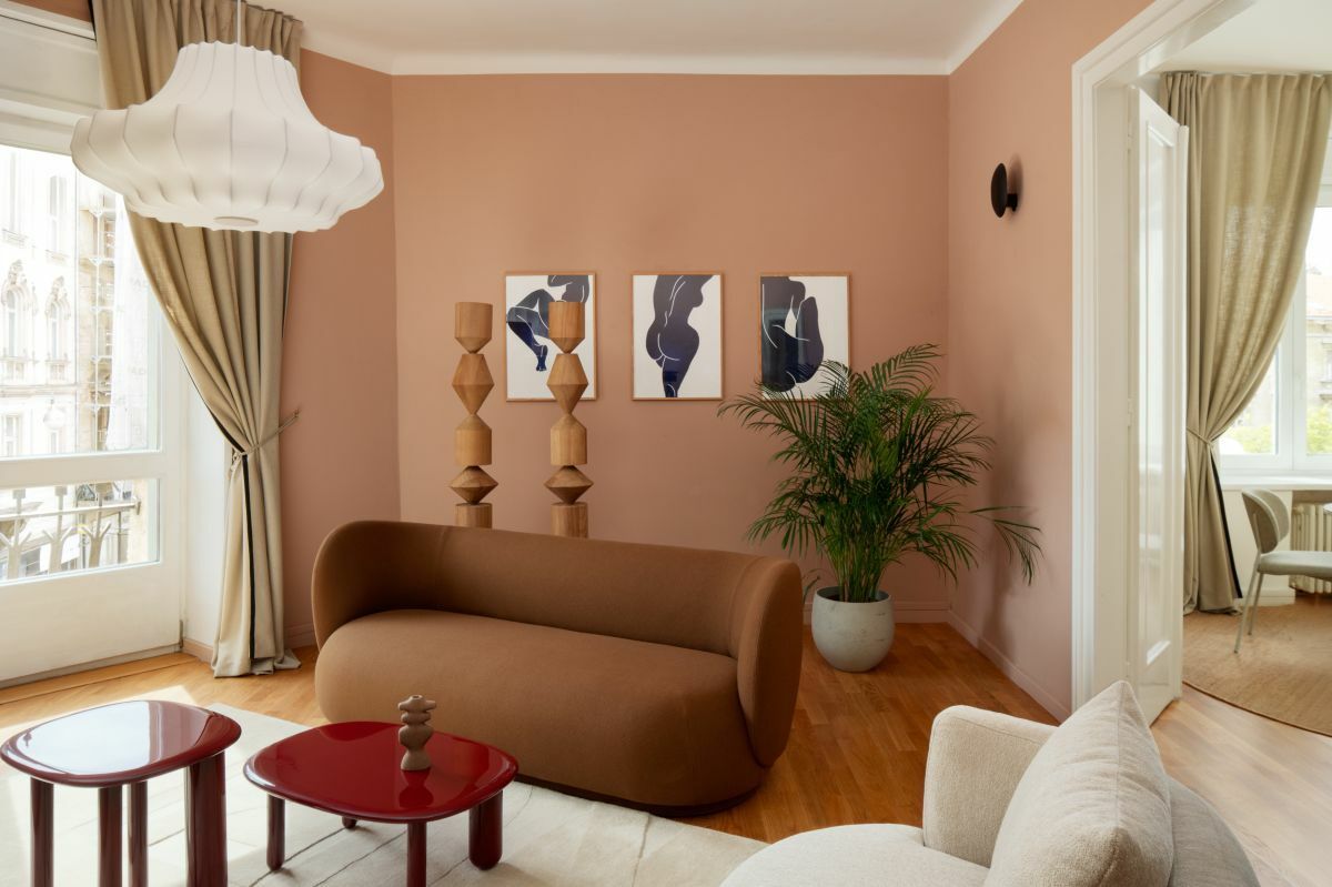 DermaCare Experience centar skriven je na prvom katu elegantne zgrade koja odiše povijesnim šarmom.