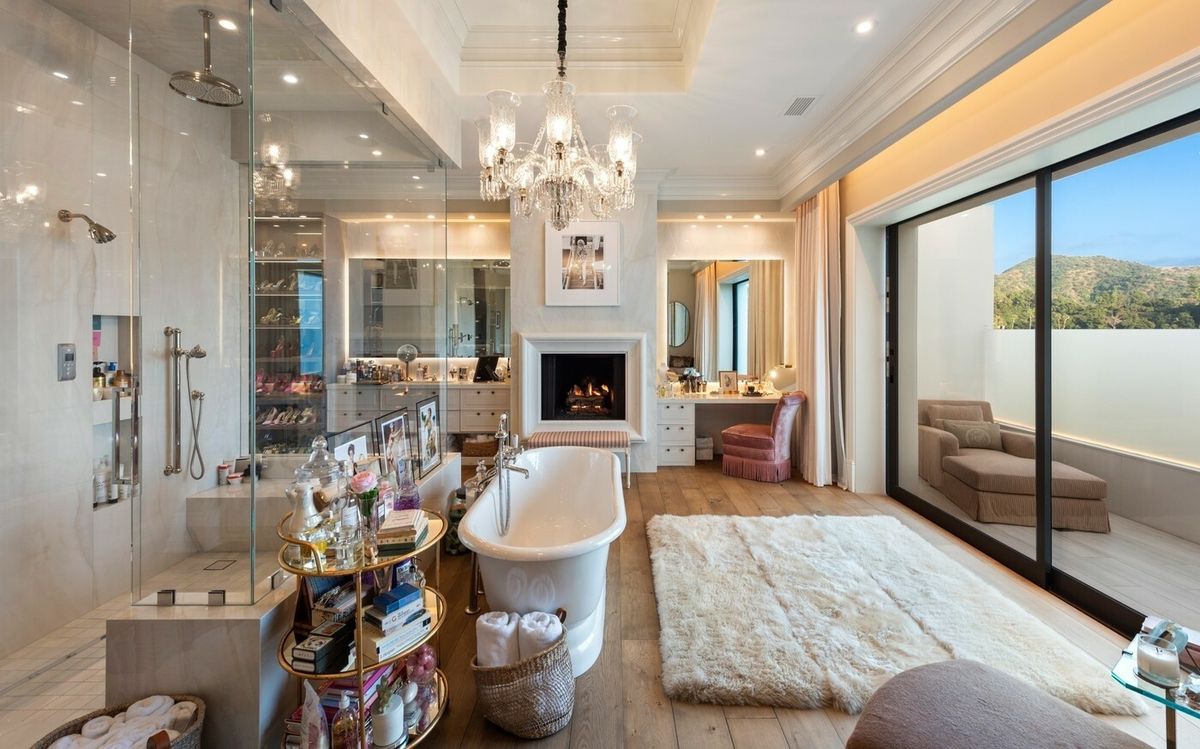 Kupaonica Jennfer Lopez na Beverly Hillsu