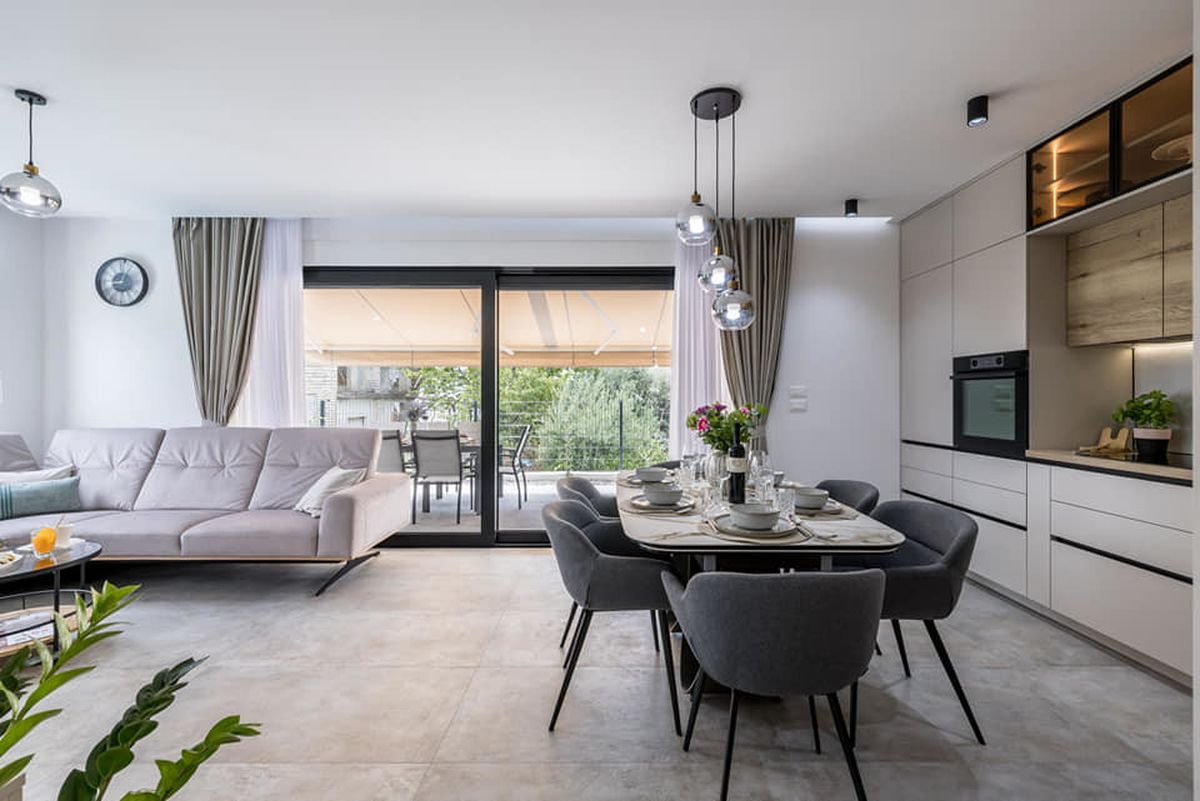 Famozno uređen stan s bazenom u Kaštel Kambelovcu - 12