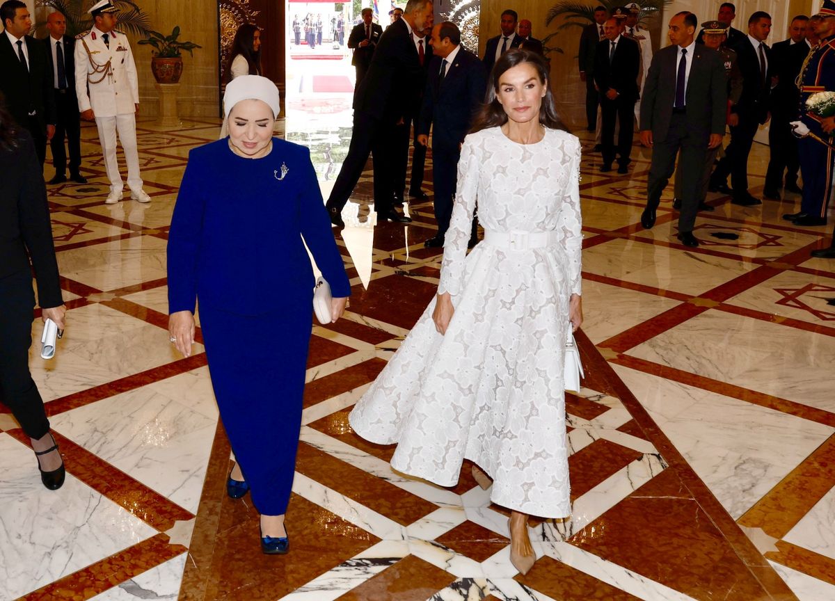 Kraljica Letizia u haljini od bijele čipke