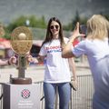 Navijači Hajduka s trofejem Kupa