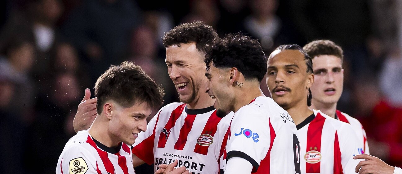 Bajraktarević slavi sa suigračima