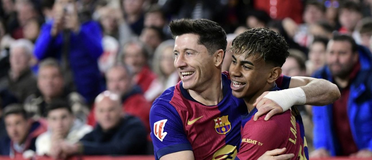 Lamine Yamal i Robert Lewandowski