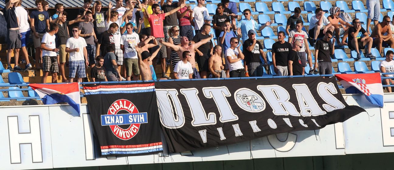 Ultrasi Cibalije na stadionu u Vinkovcima