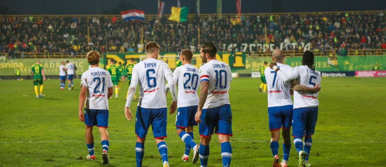 Rokas Pukštas (skroz lijevo)
