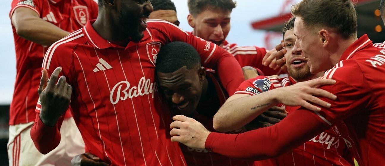 Callum Hudson-Odoi (u sredini)